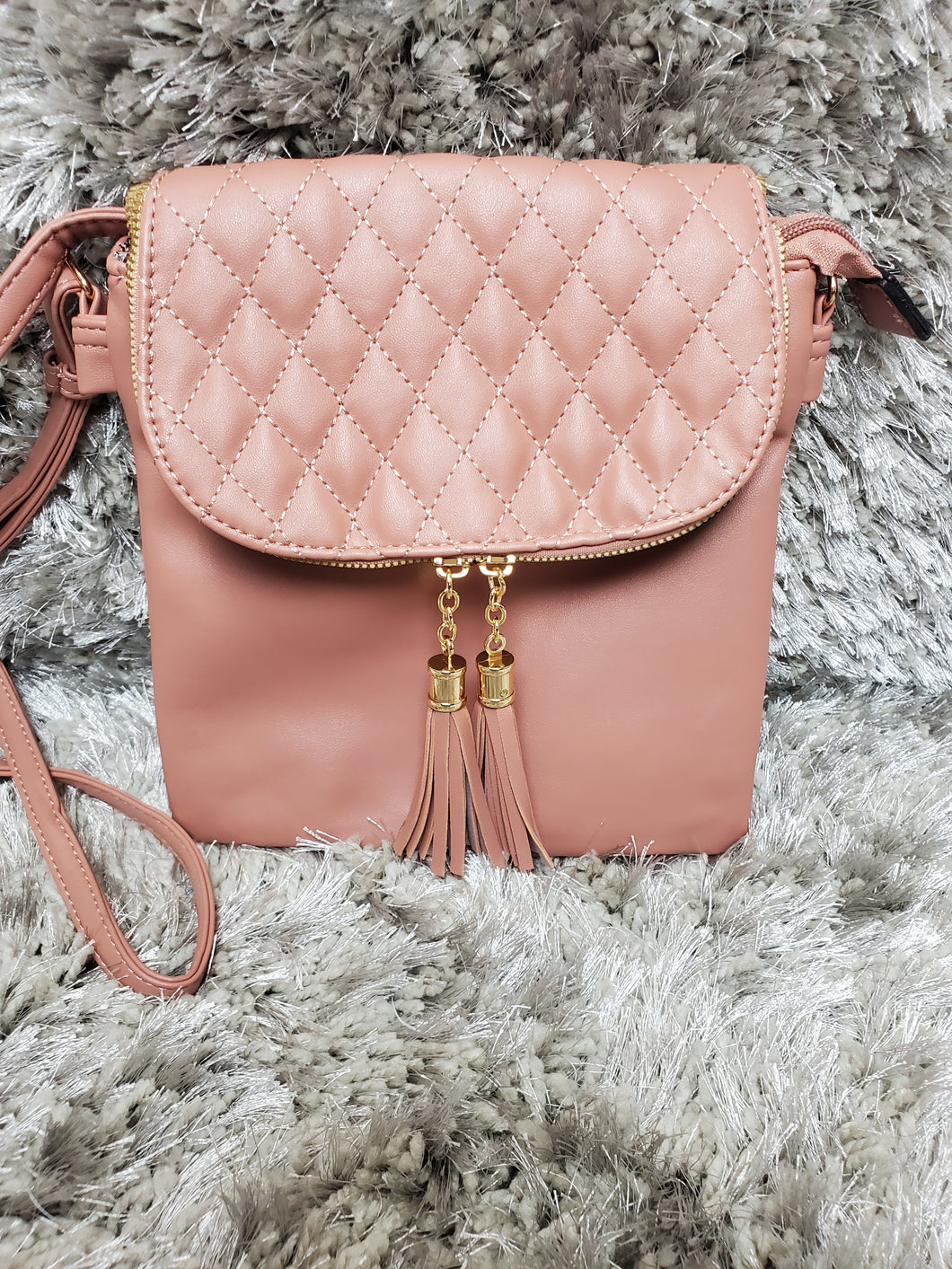 Smooth Quilt Tassel Crossbody Bag (Mauve pink)